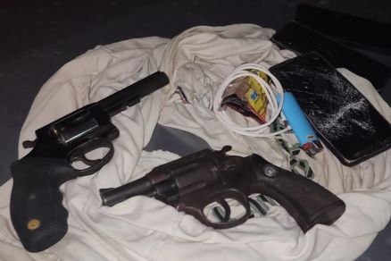 Armas apreendidas com os detidos, que ocupavam cargos de disciplina dentro do Comando Vermelho 