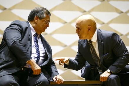 Os ministros Flvio Dino e Alexandre de Moraes
