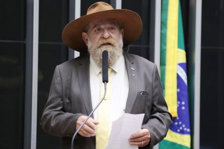 O deputado federal Nelson Barbudo em discurso na Cmara Federal