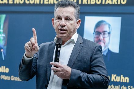 O governador Mauro Mendes, que decidiu trocar o VLT pelo BRT 
