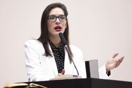 A deputada Janaina Riva, que segue apoiando Eduardo Botelho