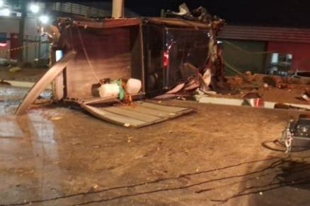 Imagem do ve�culo ap�s o acidente, ocorrido nesta madrugada