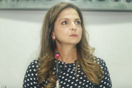 Gisela Cardoso, presidente da OAB-MT, em coletiva sobre morte de advogado