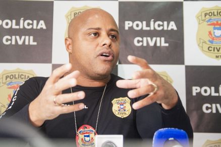 O delegado Nilson Farias durante coletiva sobre caso Zampieri 