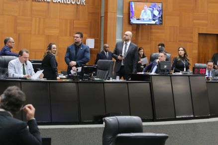Os deputado de Mato Grosso em sesso nesta quarta-feira