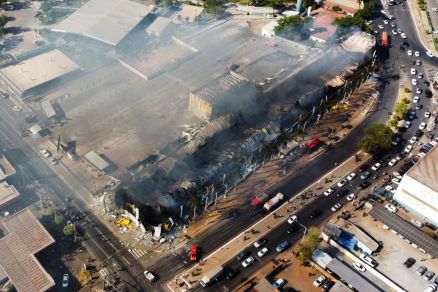 Fogo destruiu o Shopping Popular, no Bairro Dom Aquino em Cuiab