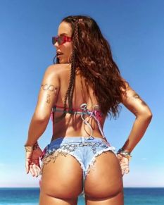 Anitta, 31