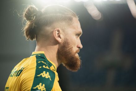 O atacante do Cuiab Isidro Pitta