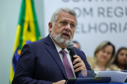 O presidente da Caixa Econômica Federal, Antônio Carlos Vieira