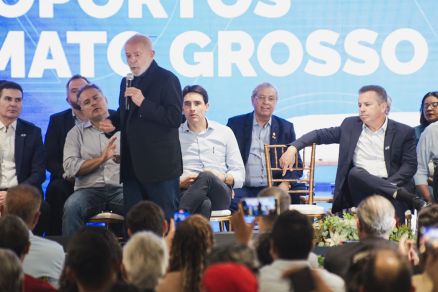 O presidente Lula discursa durante o evento em Vrzea Grande