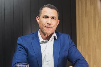 Assis critica PT por �politizar� mudan�a na jornada de trabalho