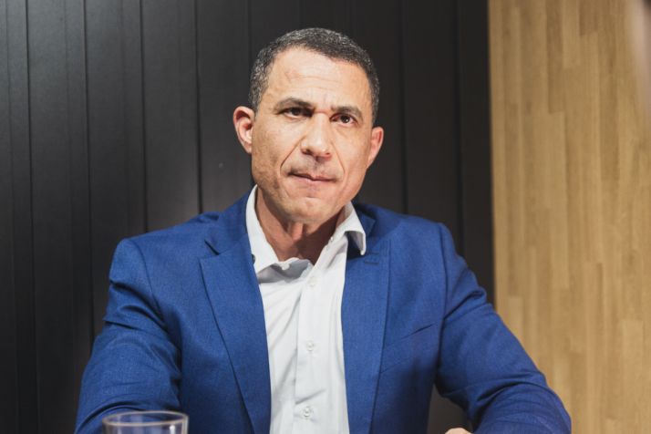 Assis critica PT por �politizar� mudan�a na jornada de trabalho