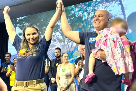 Abilio Brunini e a vice tenente-coronel Vnia Rosa 