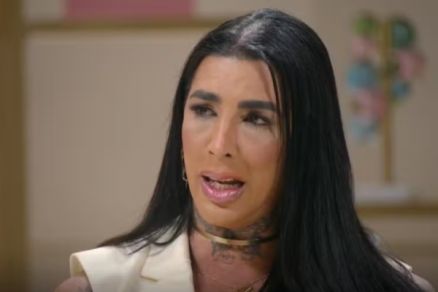 A cantora trans Pepita 