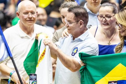 O mdico Marcelo Sandrin, Eduardo Botelho e Snia Botelho