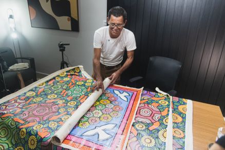 J�lio C�sar mostra algumas de suas obras: 