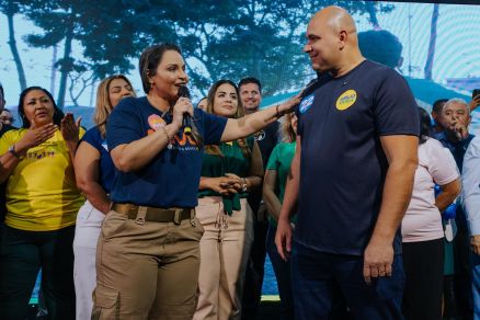 A coronel Vnia Rosa, vice-prefeita e que ser secretria, e o prefeito eleito Abilio Brunini