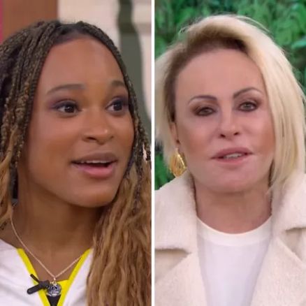 Rebeca Andrade emocionou Ana Maria Braga em participao no Mais Voc - Veja mais em https://www.uol.com.br/esporte/olimpiadas/ultimas-noticias/2024/08/13/rebeca-faz-ana-maria-chorar-ao-exaltar-reverencia-e-rivalidade-com-biles.htm?cmpid=copiaecola