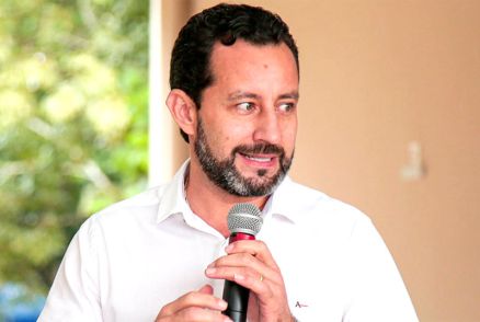 O prefeito Leandro Flix, que est sendo investigado pelo MPE