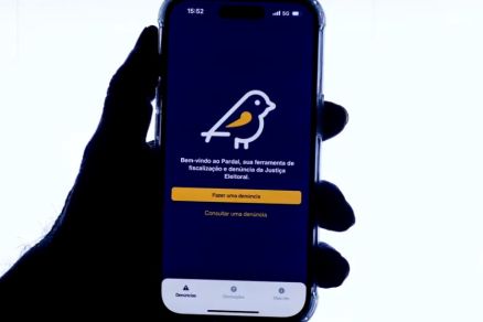 Aplicativo é gratuito e pode ser baixado em iOS e Android
