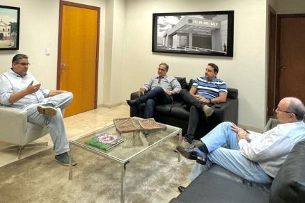 Reunião entre representantes do CRM e do HCan