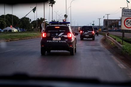 O suspeito recebeu voz de priso e foi levado para a delegacia