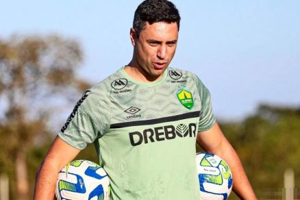 Bernardo Franco em sua passagem pelo Dourado como auxiliar