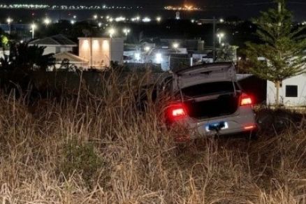 O corpo de Mrcio Stake foi encontrado em um terreno ao lado do carro