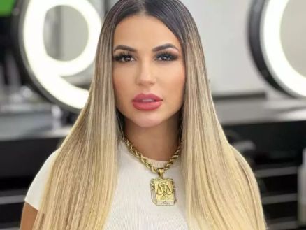 Deolane Bezerra