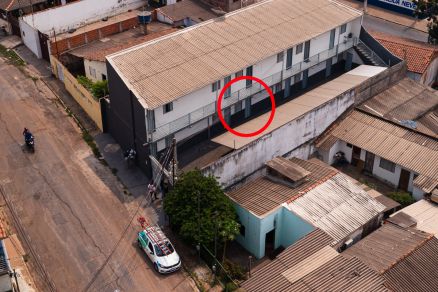 Pr�dio de quitinetes onde funciona a a empresa suspeita Lume Divinum