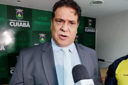 O vereador Paulo Henrique (detalhe) e viatura da Polcia Federal