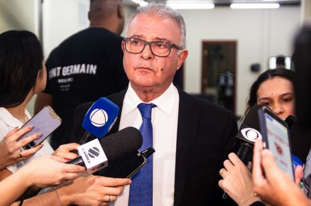 O juiz Alexandre Elias Filho, da 8� Vara C�vel de Cuiab�, que extinguiu a a��o