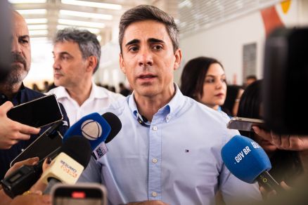O secretrio de Estado de Educao, Alan Porto: concurso pblico