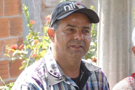 O professor Alceu de Melo, que foi morto a facadas em uma praa em Jauru