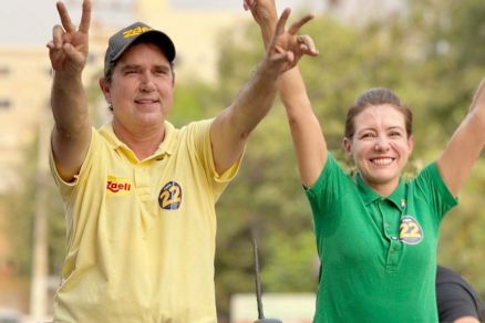 A prefeita eleita, Flvia Moretti, e seu vice, Tio da Zaeli