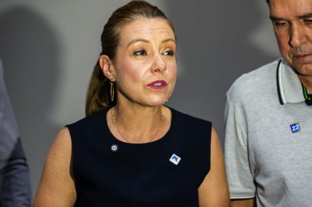 A prefeita de V�rzea Grande Fl�via Moretti, que sancionou lei 