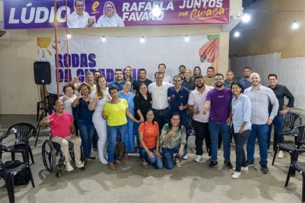 O candidato Ldio Cabral com lideranas do PDT em Cuiab 
