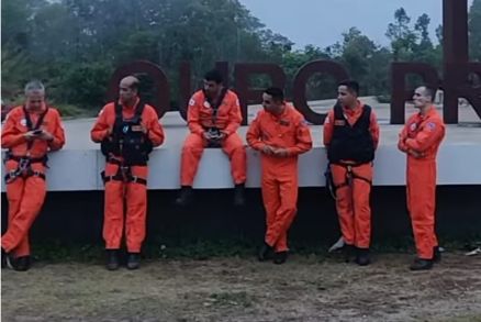 Da esquerda para direita: Bruno Sudrio, Welerson, Rodrigo Trindade, Wilker, Gabriel e Victor