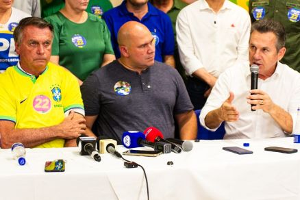 O ex-presidente Jair Bolsonaro, o candidato Ablio Brunini e o governador Mauro Mendes
