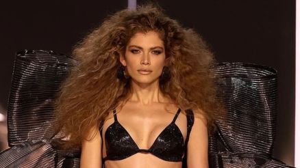 A modelo Valentina Sampaio 