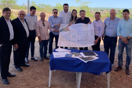 Comitiva em visita tcnica  rea doada pelo TCE-MT para a construo da unidade