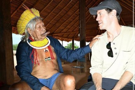 O cacique Raoni e o ex-piloto de Frmula 1 Sebastian Vettel