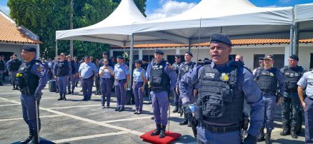 Tenente-coronel De Jesus ( direita)  o novo comandante do 1 Batalho de PM 