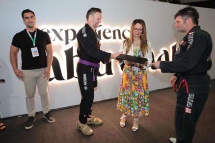 O certificado foi oferecido  primeira-dama do Estado, Virginia Mendes