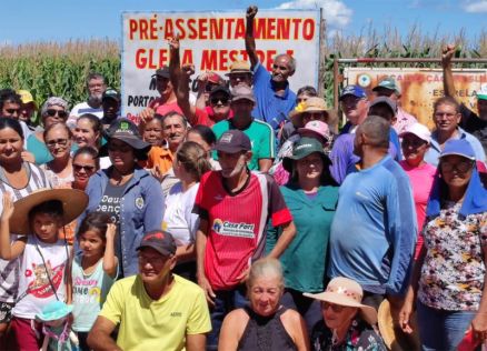 Botelho fez compromisso de buscar todas as alternativas para evitar despejo das famlias da Gleba Mestre I