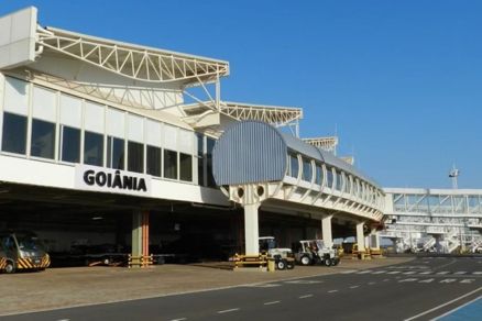  Aeroporto Santa Genoveva, em Goinia