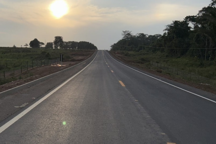 Foto ilustrativa de asfalto em Mato Grosso