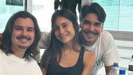 Andr Gonalves ao lado de Pedro Arthur e Valentina Benini