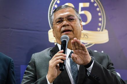 Ministro Flvio Dino, que receber indenizao 