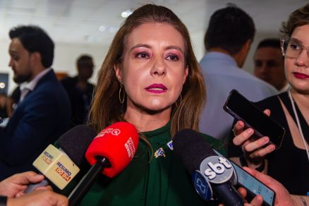A prefeita de Vrzea Grande Flvia Moretti: 